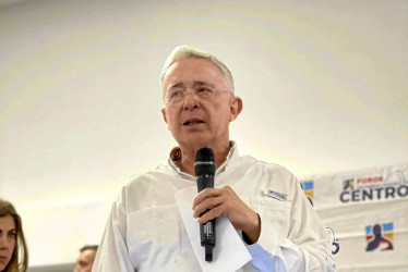 Foto | Centro Democrático | LA PATRIA Álvaro Uribe hizo la aclaración en un mitín en Florencia (Caquetá).