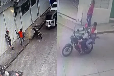 Los dos hombres que robaron la moto quedaron registrados en las cámaras de seguridad. 