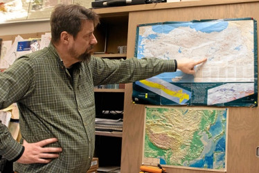 Foto | EFE | LA PATRIA Eric Sandvol, profesor de geología de la Universidad de Missouri (EE.UU.) y experto sismólogo.