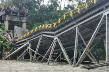Los transportadores de carga y pasajeros y Quindío Zona Franca son los grandes perjudicados con el colapso del puente que une esta región del país con el Valle del Cauca.