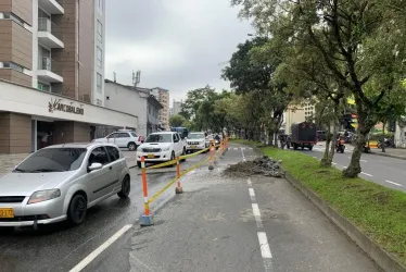 El daño en la red de acueducto está en la avenida Santander entre calles 46 y 47.