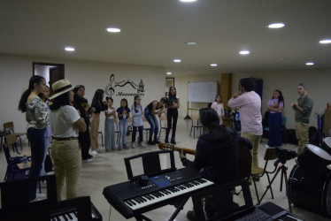 El último taller que se realizó ayer en Manzanares (Caldas) con los docentes de las escuelas de cuerdas típicas de la Secretaría de Cultura departamental. 