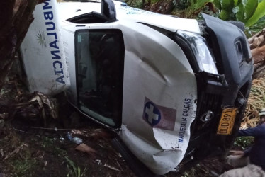 El vehículo rodó unos 80 metros cerca de la vereda Campoalegre, de Manzanares.