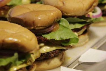114 establecimientos de Manizales están participando en el Burger Master 2023. 
