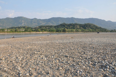 Disminución del caudal del río Magdalena en La Dorada tras los efectos de el Fenómeno de El Niño en años pasados.