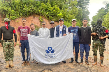 Los cinco liberados son pescadores de la región del Magdalena Medio.