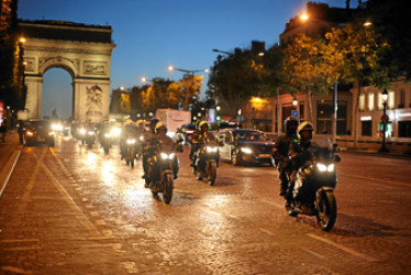 Las fuerzas de la policía antidisturbios aseguraban ayer el área frente al Arco del Triunfo en medio de los temores de otra noche de enfrentamientos con los manifestantes en París.