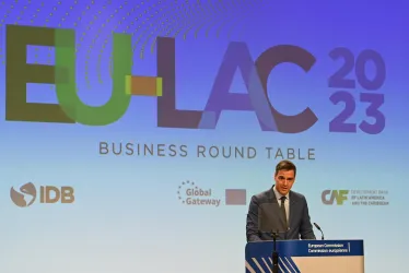 El presidente del Gobierno español, Pedro Sánchez, durante su intervención este lunes en la sesión de la cumbre de líderes UE-Celac en Bruselas