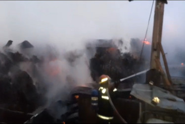 Captura de pantalla del momento en el que los bomberos de Viterbo apagaron el fuego.