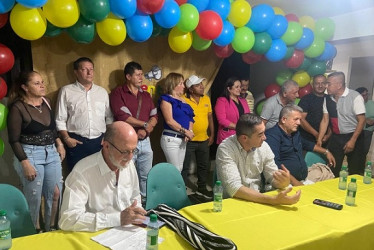 Henry Gutiérrez, precandidato a la Gobernación de Caldas, se reunió en Manzanares con líderes políticos del departamento y aspirantes de ese municipio.