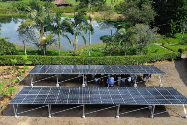 Suministro, instalación y mantenimiento del sistema solar fotovoltaico con capacidad de 97,4 KWP, modalidad EPC, para la Granja Montelindo de la Universidad de Caldas