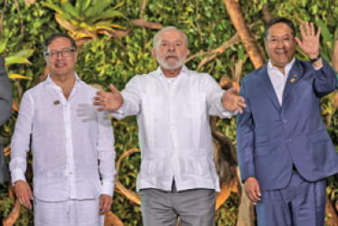Foto / EFE / LA PATRIA El presidente de Colombia, Gustavo Petro, junto a sus homólogos de Brasil, Luiz Inácio Lula da Silva, y  Bolivia, Luis Arce. 