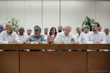 Delegaciones del Gobierno y el Eln durante el tercer ciclo de diálogos, que se desarrolló en Cuba.