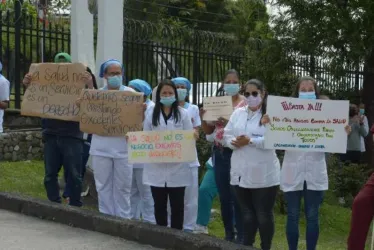 Las protestas por el derecho a la salud han sido comunes en el país. Esta corresponde a una manifestación en el Hospital departamental universitario Santa Sofía, de Manizales. 