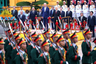 Joe Biden, y la máxima autoridad vietnamita, Nguyen Phu Trong