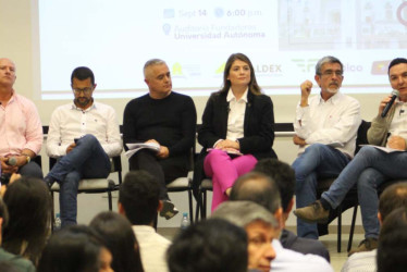 Foto / Archivo / LA PATRIA  Candidatos debaten en un foro organizado por la Universidad Autónoma de Manizales. 