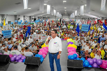 Cerca de 10 mil 600 personas acompañaron al candidato Luis Roberto Rivas en el cierre de su campaña.