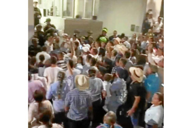 En Samaná (Caldas) se registraron disturbios debido a la polémica que se generó por la elección del nuevo alcalde, Cristian Alejandro Parra Rojas, quien ganó por 50 votos de diferencia.
