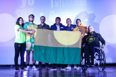 Entrega de la bandera de Caldas para los XXII Juegos Nacionales y VI Paranacionales