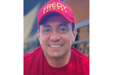 Jhon Freddy Saldaña Leopardo es administrador de Empresas.