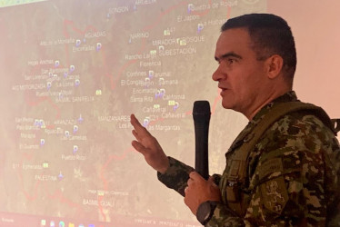 El comandante del Batallón Ayacucho, teniente coronel Juan Gabriel Rojas González, expuso los avances del trabajo del Ejército con la Policía y las autoridades civiles en Caldas y Antioquia.