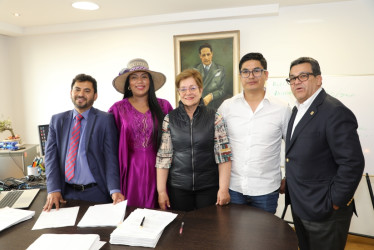 La ponencia fue firmada por los senadores Fabián Diaz Plata, Berenice Bedoya Pérez, Polivio Leandro Rosales y Omar de Jesús Restrepo, quienes acompañaron a la ministra del Trabajo, la caldense Gloria Inés Ramirez Ríos. 