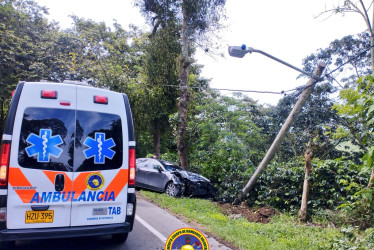 El conductor del vehículo debió ser trasladado al Hospital San Marcos de Chinchiná.