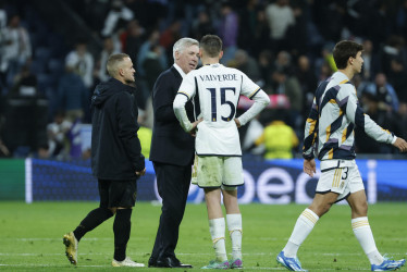 El uruguayo Federico Valverde (centro) jugó los 90 minutos con el Real Madrid. El brasileño Rodrygo salió al minuto 87 por lesión.