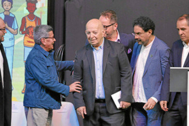 Pablo Beltrán, Otty Patiño e Iván Cepeda
