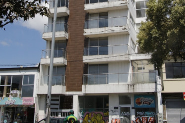 El edificio Shalom III sobre la Avenida Santander en Manizales muestra deterioro. Tiene orden de demolición por una multa que le impusieron a los constructores por infracciones a las normas urbanísticas.