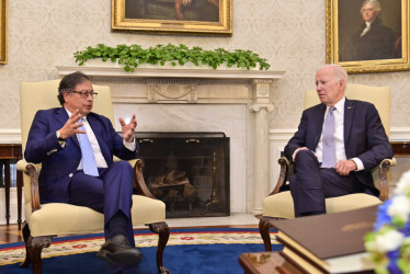 Gustavo Petro (izquierda), en una reunión en Estados Unidos con Joe Biden en abril del 2023.