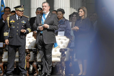 El nuevo presidente de Guatemala, Bernardo Arévalo, fue presentado como comandante de las Fuerzas Armadas.