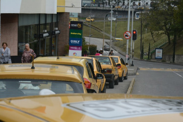 Los taxistas tendrán alzas del 10,20%.