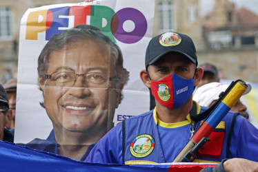 Manifestantes participaron en una movilización popular en apoyo al presidenteM Gustavo Petro, el jueves en Bogotá.