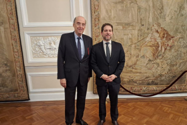 El canciller Álvaro Leyva participó el lunes en la reunión que tuvo lugar en la Casa de Nariño con el consejero Principal Adjunto de Seguridad Nacional, Jon Finer.