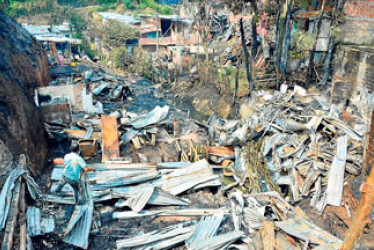 50 casas fueron las que se quemaron totalmente según el reporte inicial. 