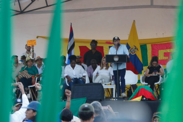 El presidente de Colombia, Gustavo Petro, habló junto a la vicepresidenta, Francia Márquez, durante la movilización 'Minga por transformaciones para la vida, el territorio, la democracia y la paz' el viernes, en Cali.