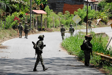 Foto | EFE | LA PATRIA El Gobierno levantó el alto al fuego bilateral en los departamentos de Nariño, Cauca y Valle del Cauca el mes pasado.