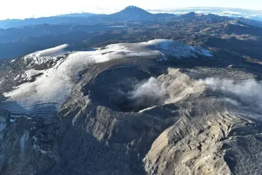 El cráter Arenas del volcán Nevado del Ruiz está ubicado por encima de los 5 mil metros sobre el nivel del mar.