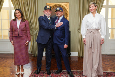 A los presidentes de Brasil, Luiz Inácio Lula da Silva (izquierda), y Colombia, Gustavo Petro, los acompañaron sus esposas, Rosângela Lula da Silva y Verónica Alcocer.