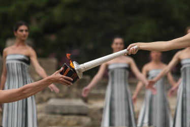 Ceremonia del encendido de la llama Olímpica en Grecia.