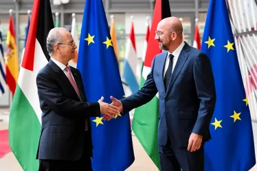 Foto | EFE | LA PATRIA El presidente del Consejo de la UE, Charles Michel, recibe al primer ministro y ministro de Asuntos Exteriores de la Autoridad Palestina, Mohamed Mustafa.
