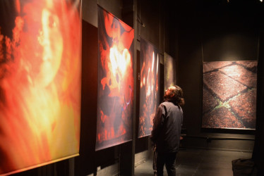 Parte de la muestra fotográfica de la exposición Retorno, ubicada en el Galpón de Bellas Artes.