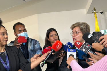 La ministra Ramírez anunció que ya solicitó estudios técnicos para la posibilidad de pagar las bonificaciones que reclaman los huelguistas, que costaría $5 mil 500 millones en el 2024.