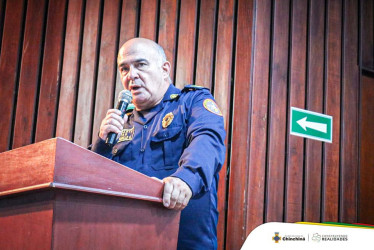 Germán Jaramillo, comandante del Cuerpo de Bomberos de Chinchiná, anunció que a partir del mes entrante se retira de la institución porque se va a gozar de su pensión.