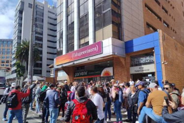 Un grupo del sindicato Educal, que afilia a maestros de Caldas, estuvo el luens en la Fiduprevisora en Bogotá. Ante lo que consideran incumplimientos, efecturán una huelga el mi´percoles pr{oximo, junto con sus colegas de Risaralda y Quindío.