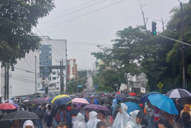 Así se vio una calle de Pereira este miércoles con la marcha de docentes del Eje Cafetero.