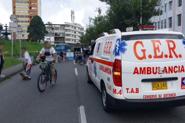 Motociclista invadió la ciclovía en Manizales y arrolló a deportistas