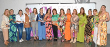 Grupo de mujeres que recibieron el galardón.
