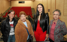 Luisa López, Marina Arias, Cecilia Arcila (artesana), y María Doralba Arias Orozco.
